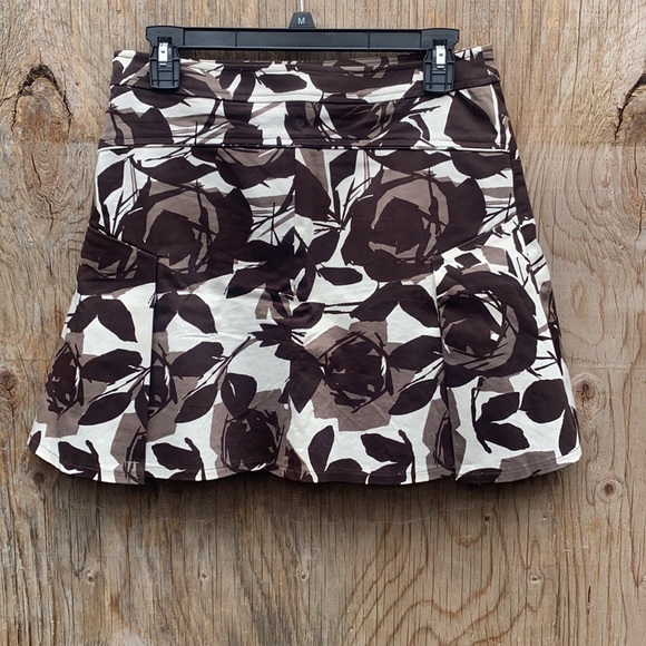 HOST PICK Le Chateau A-line Skirt - Picture 2 of 6